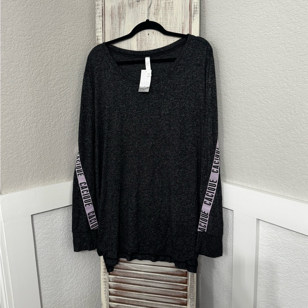 NWT!! CACIQUE Long-Sleeve Lounge Top with Purple Sleeve Logo 26/28